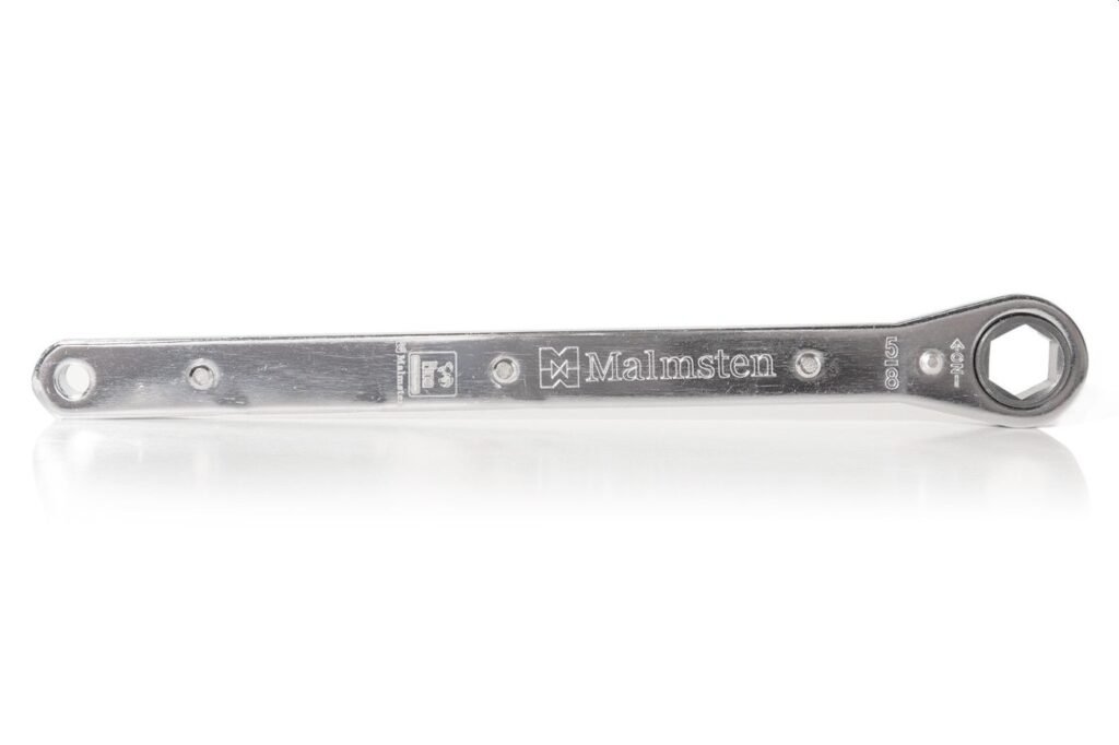 Chrome-plated ratchet wrench for a lane-line take-up reel