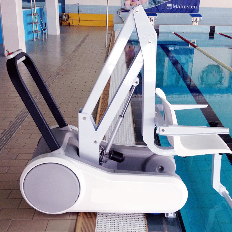 i-Swim pool lift